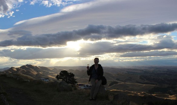 0498_winetasting_lookout_hill_cheers