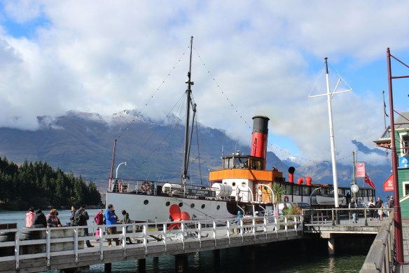 0810_queenstwon_tss_earnslaw